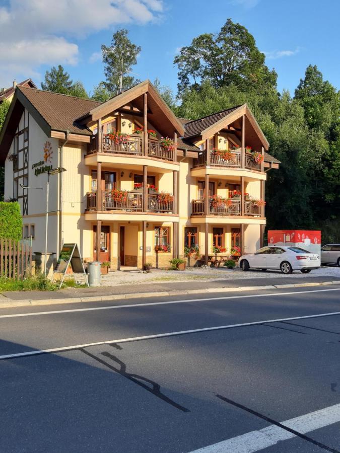 Pension Holiday Vrchlabí Exteriör bild