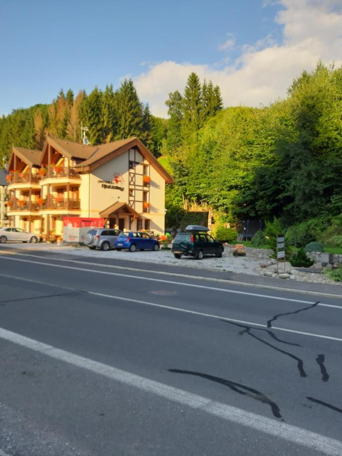 Pension Holiday Vrchlabí Exteriör bild