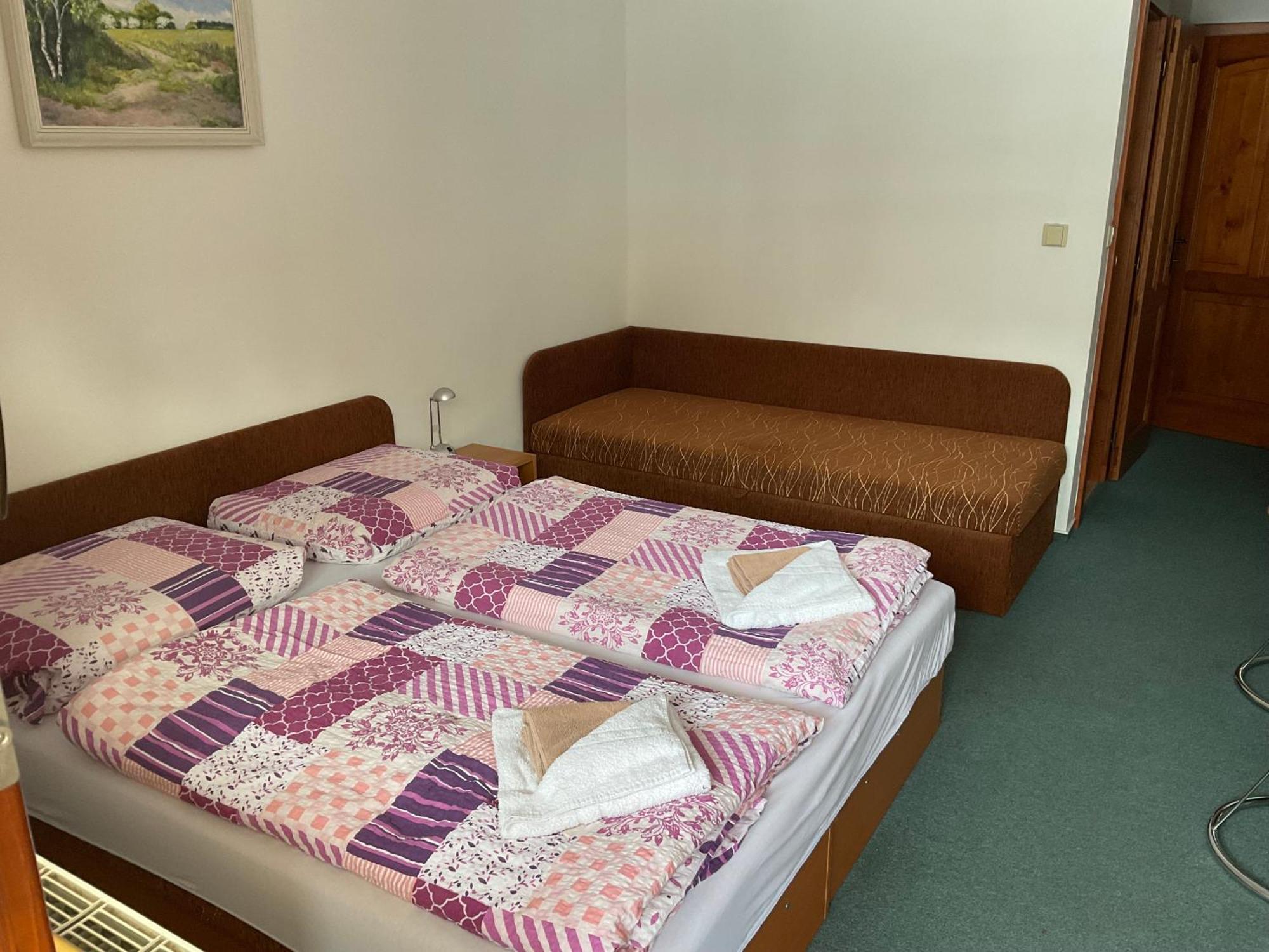 Pension Holiday Vrchlabí Exteriör bild