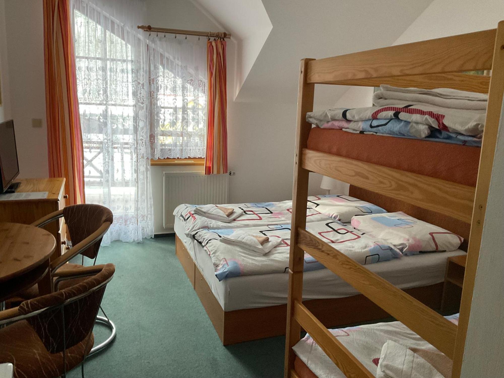 Pension Holiday Vrchlabí Exteriör bild
